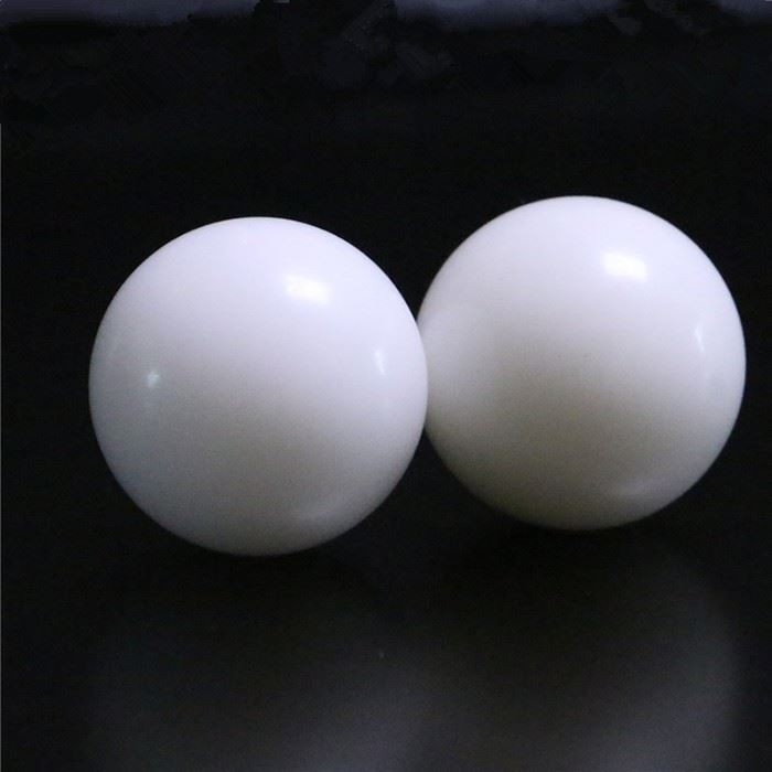 Pom Plastic Ball (2)